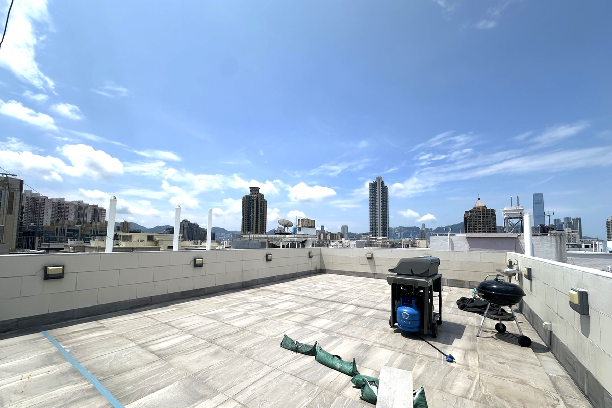 Kiu Wang Mansion 僑宏大廈 | Private Roof Terrace