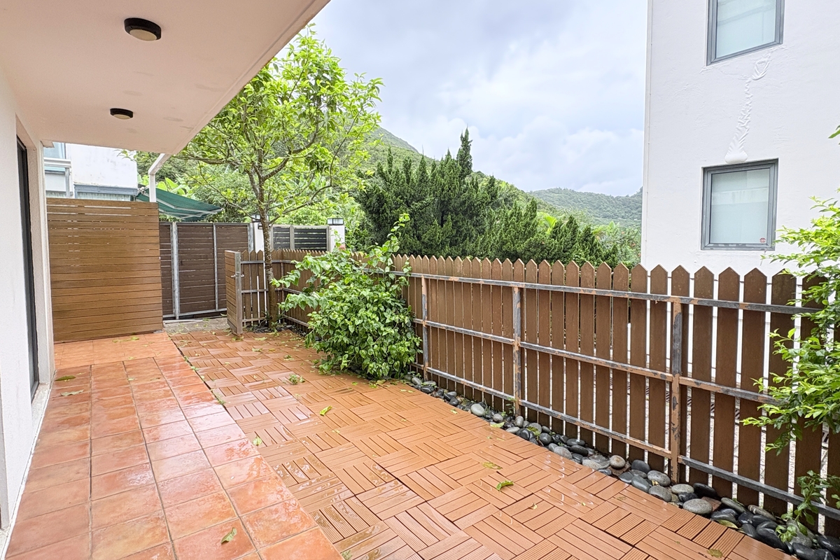 Cala D’Or 曉岸 | Private Garden off Living and Dining Room