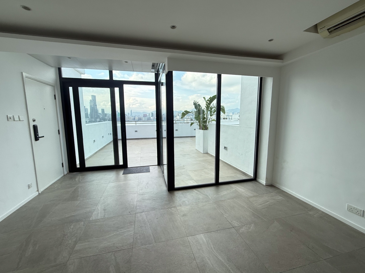 Kingston Building 京士頓大廈 | Living and Dining Room