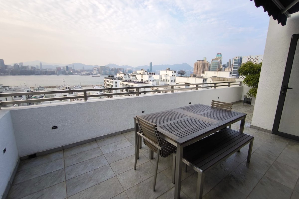 Kingston Building 京士顿大厦 | Private Terrace off Living and Dining Room