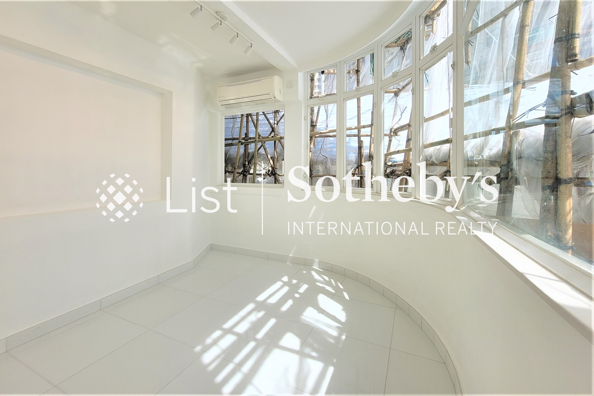 Blue Pool Mansion 藍塘大廈 | Living Area