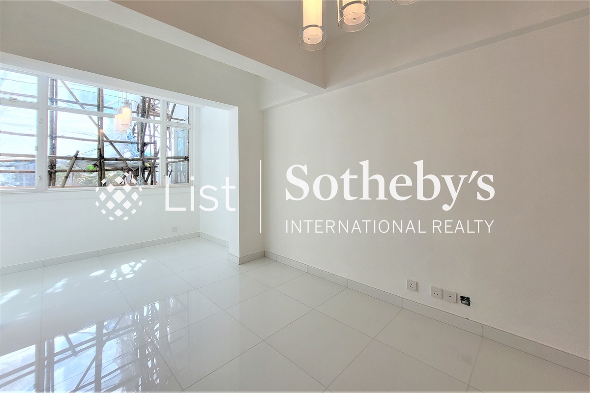 Blue Pool Mansion 藍塘大廈 | Living and Dining Room