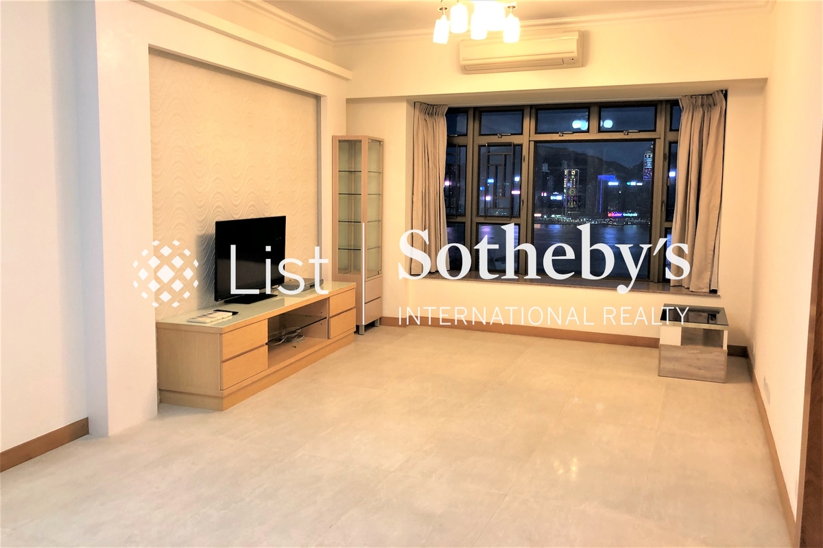 Royal Peninsula 半島豪庭 | Living and Dining Room