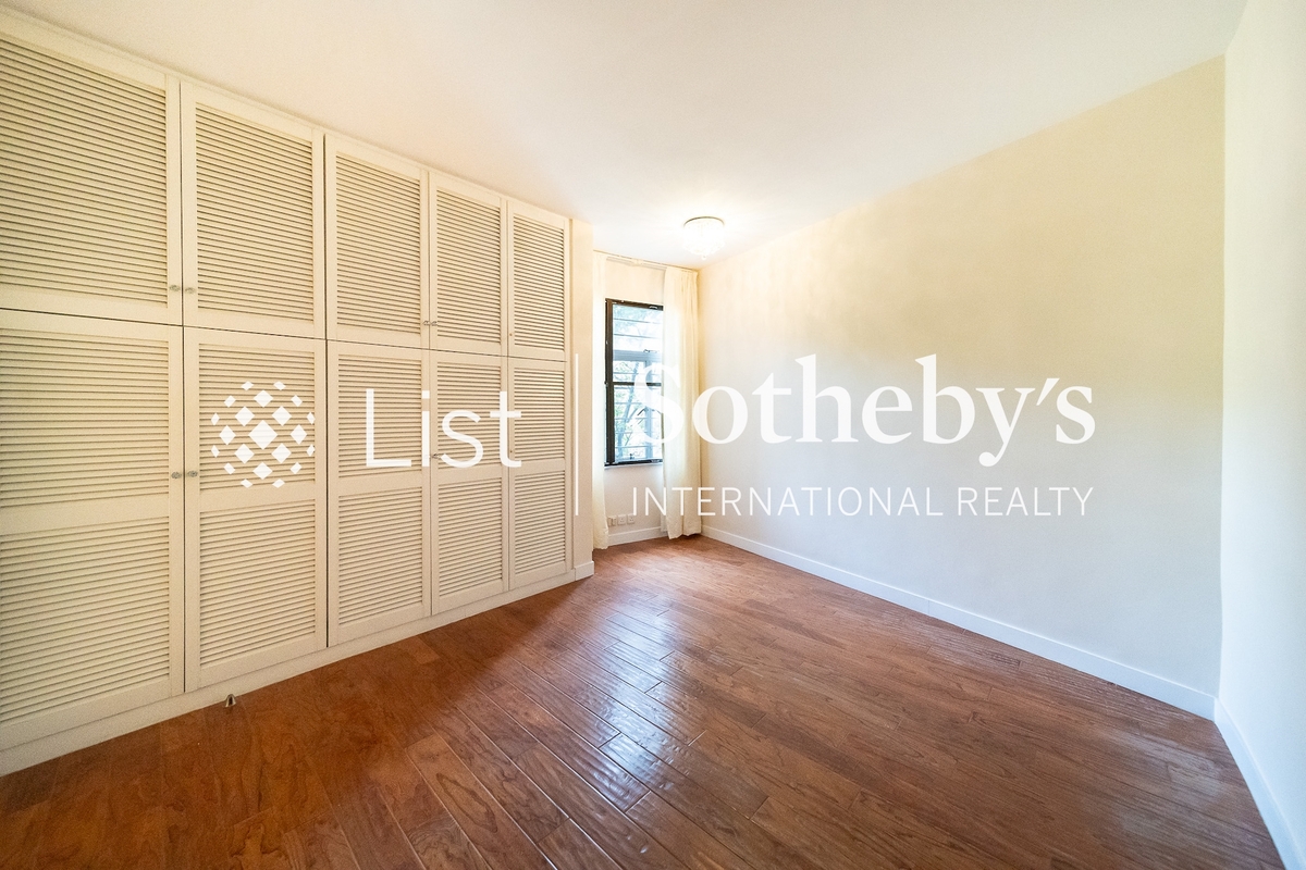 Yar Chee Villas 雅致洋房 | Built-in Wardrobe in Master Bedroom 