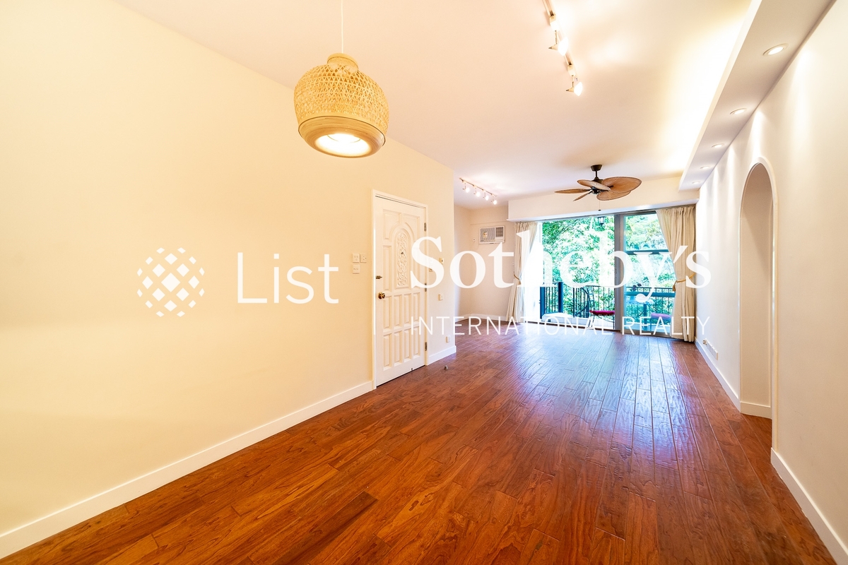 Yar Chee Villas 雅致洋房 | Living and Dining Room