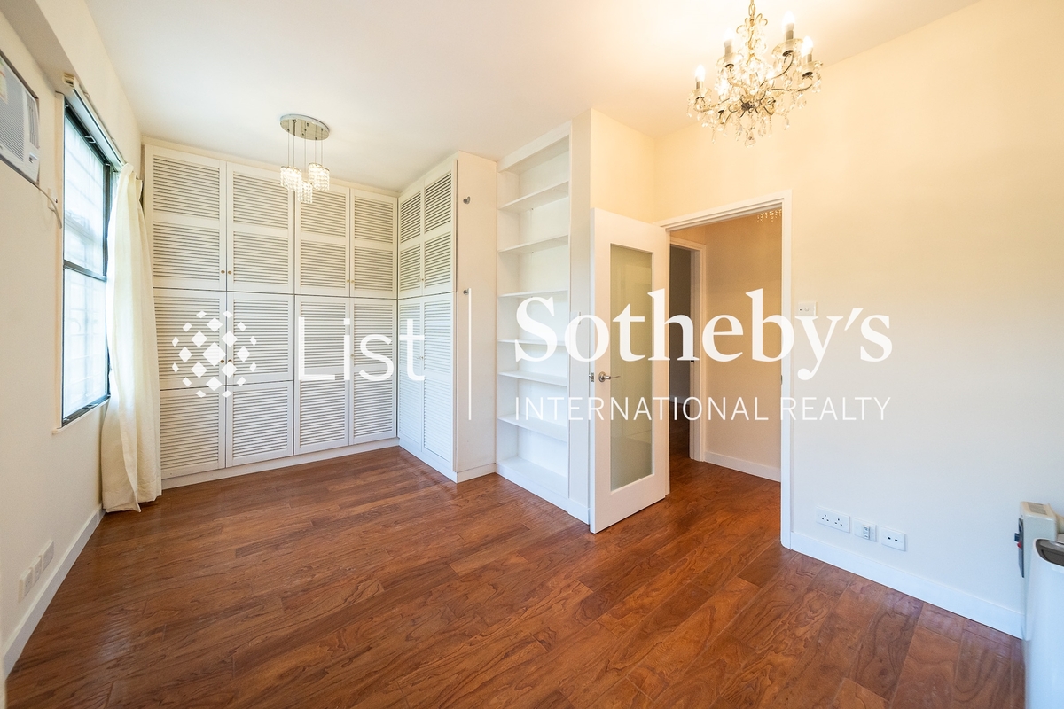 Yar Chee Villas 雅致洋房 | Built-in Wardrobe in Second Bedroom 