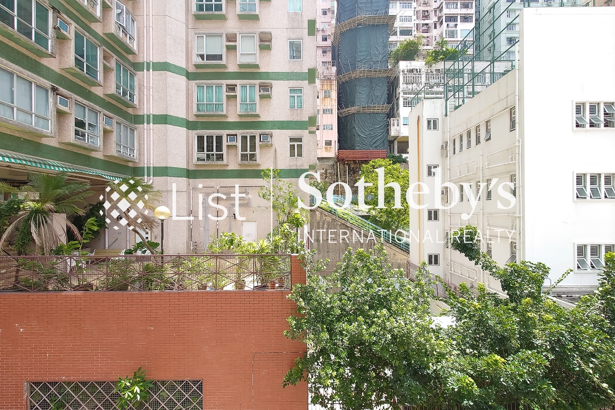 Bridges street 必列者士街 | View from Living and Dining Room