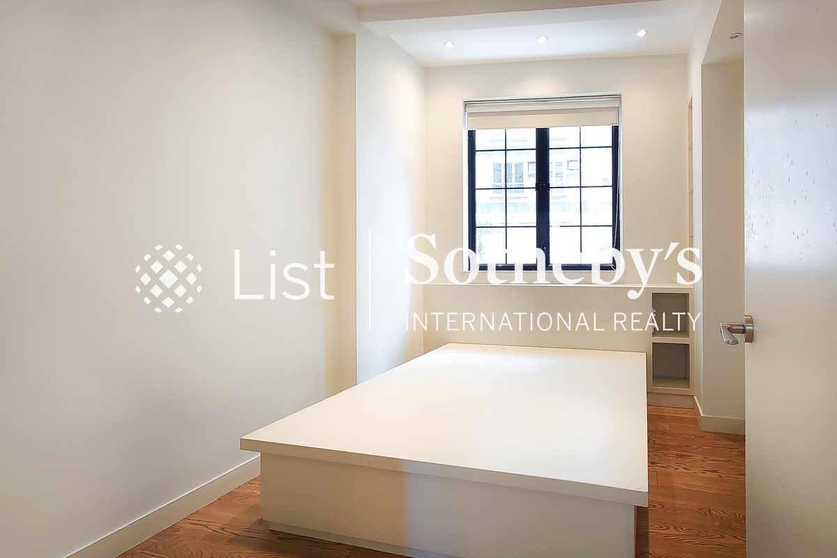 Bridges street 必列者士街 | Master Bedroom