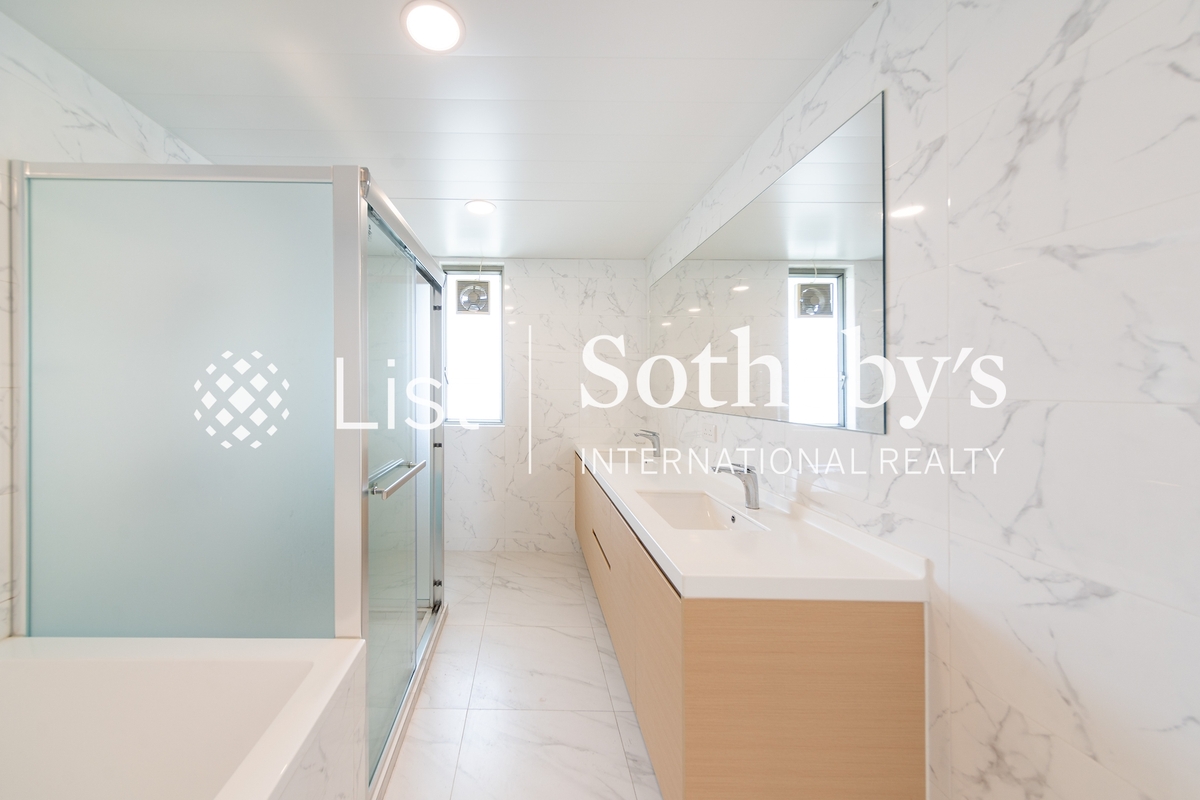 Tycoon Place 聚豪天下 | Master Bathroom