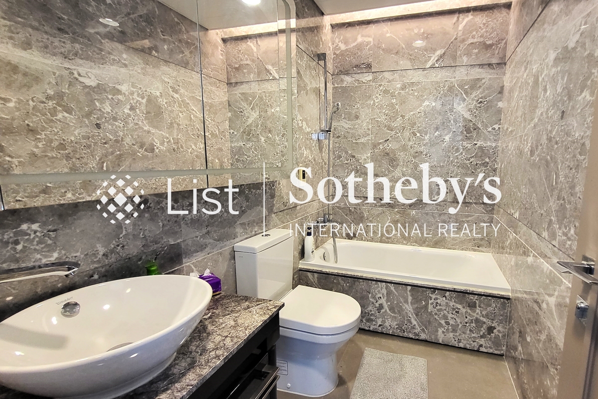 Peak Castle 珀居 | Second En-suite Bathroom