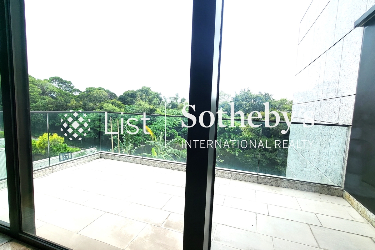 Peak Castle 珀居 | Balcony off Master Bedroom