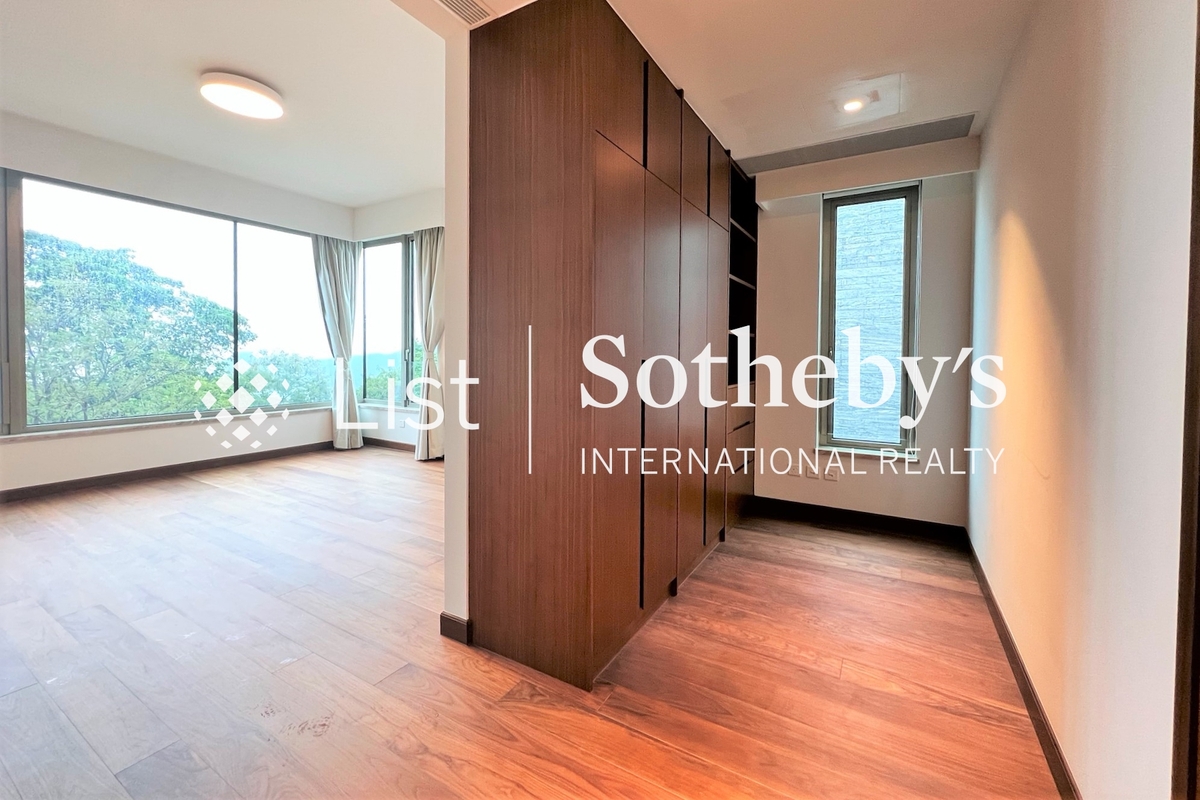 30 Hang Hau Wing Lung Road 坑口永隆路30號 | Walk-in Closet in Master Bedroom 