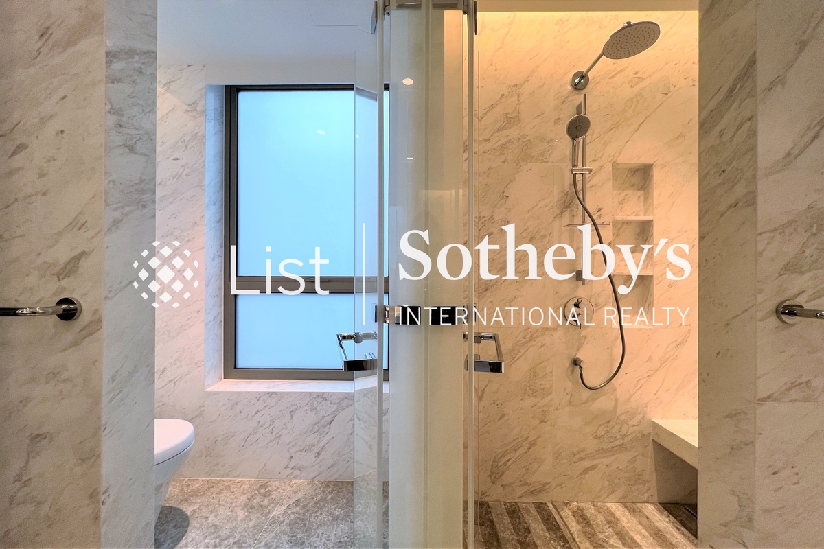 30 Hang Hau Wing Lung Road 坑口永隆路30號 | Master Bathroom