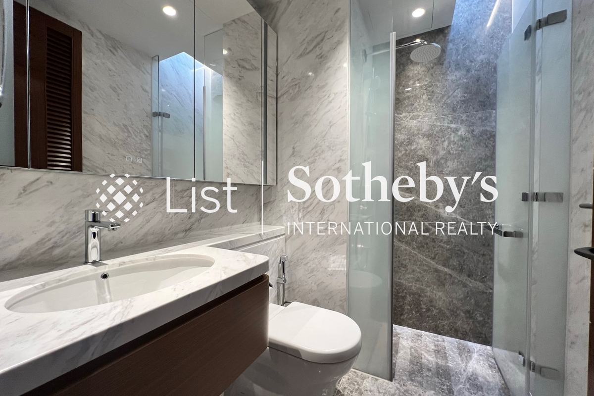 30 Hang Hau Wing Lung Road 坑口永隆路30號 | Third En-suite Bathroom