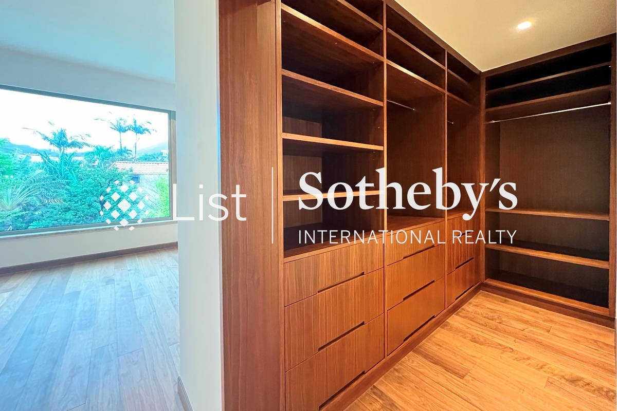 30 Hang Hau Wing Lung Road 坑口永隆路30號 | Walk-in Closet in Second Ensuite Bedroom 