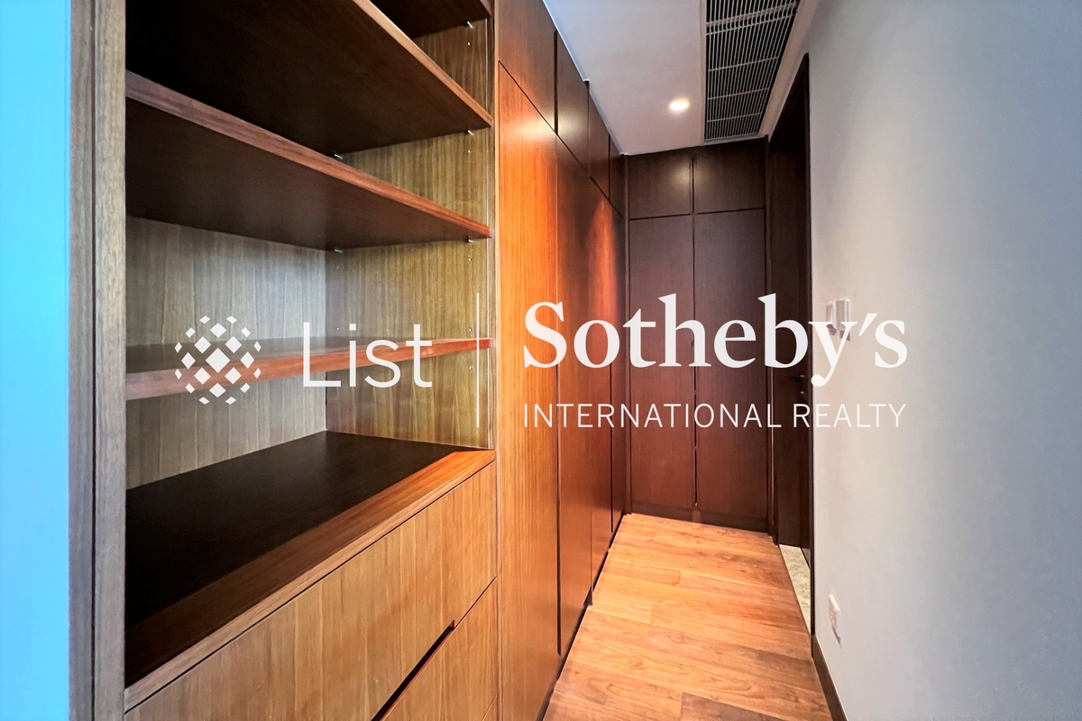 30 Hang Hau Wing Lung Road 坑口永隆路30號 | Built-in Wardrobe in Master Bedroom 