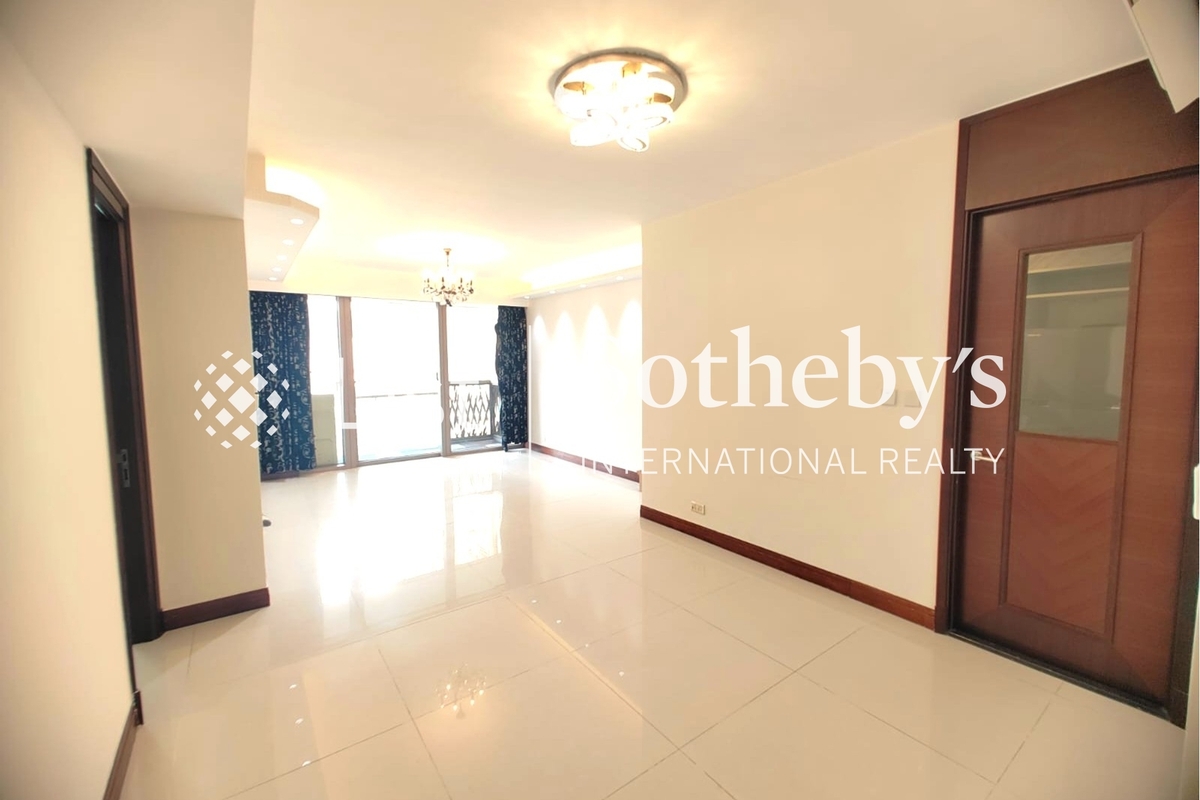 Celestial Heights Phase 1 半山壹號第一期 | Living and Dining Room