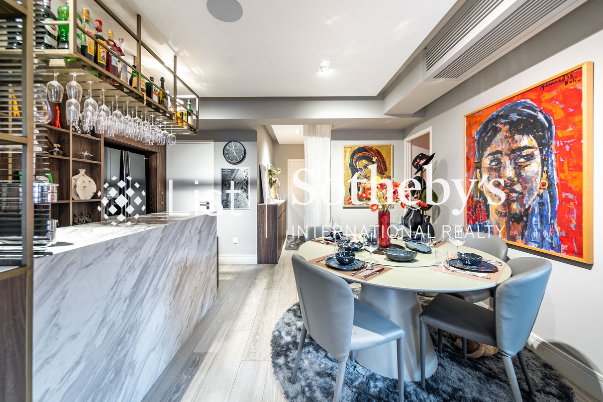 Fairview Mansion 華爾大廈 | Living and Dining Room