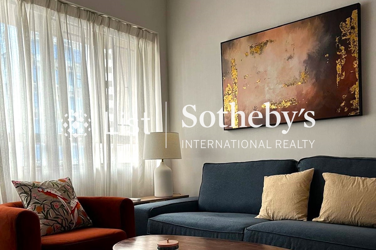 Cambridge Court 冠華園 | Living and Dining Room