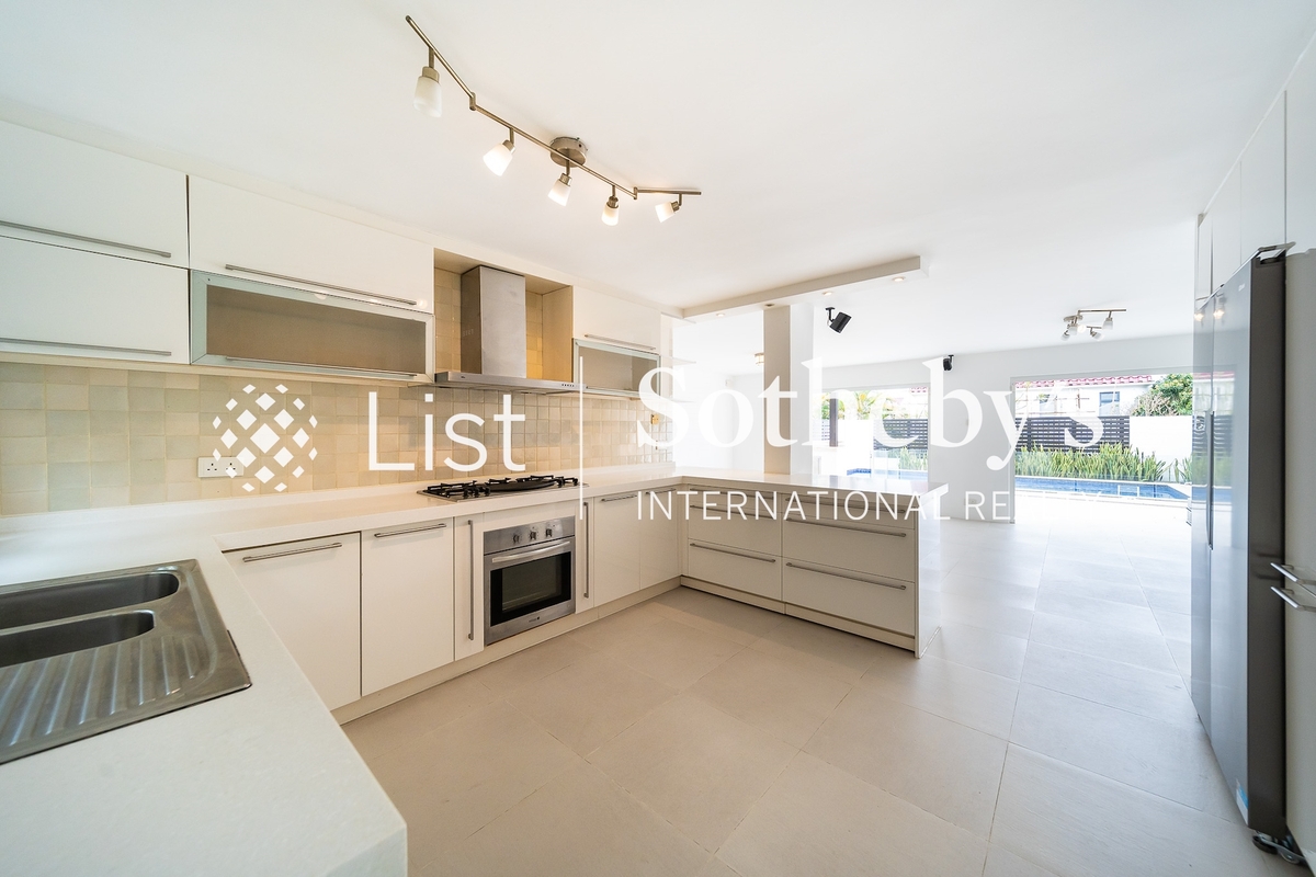 Wong Chuk Shan New Village 黃竹山新村 | Open Kitchen