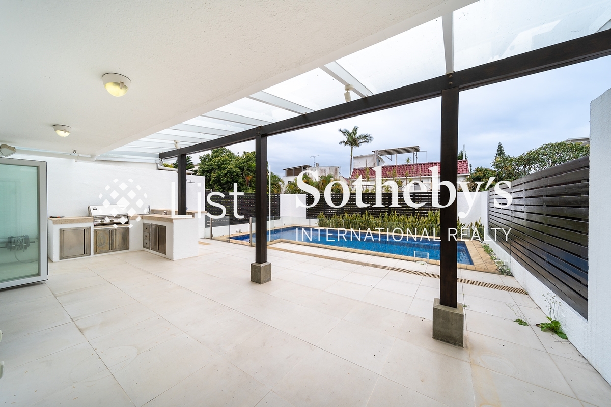 Wong Chuk Shan New Village 黃竹山新村 | Private Terrace off Living and Dining Room