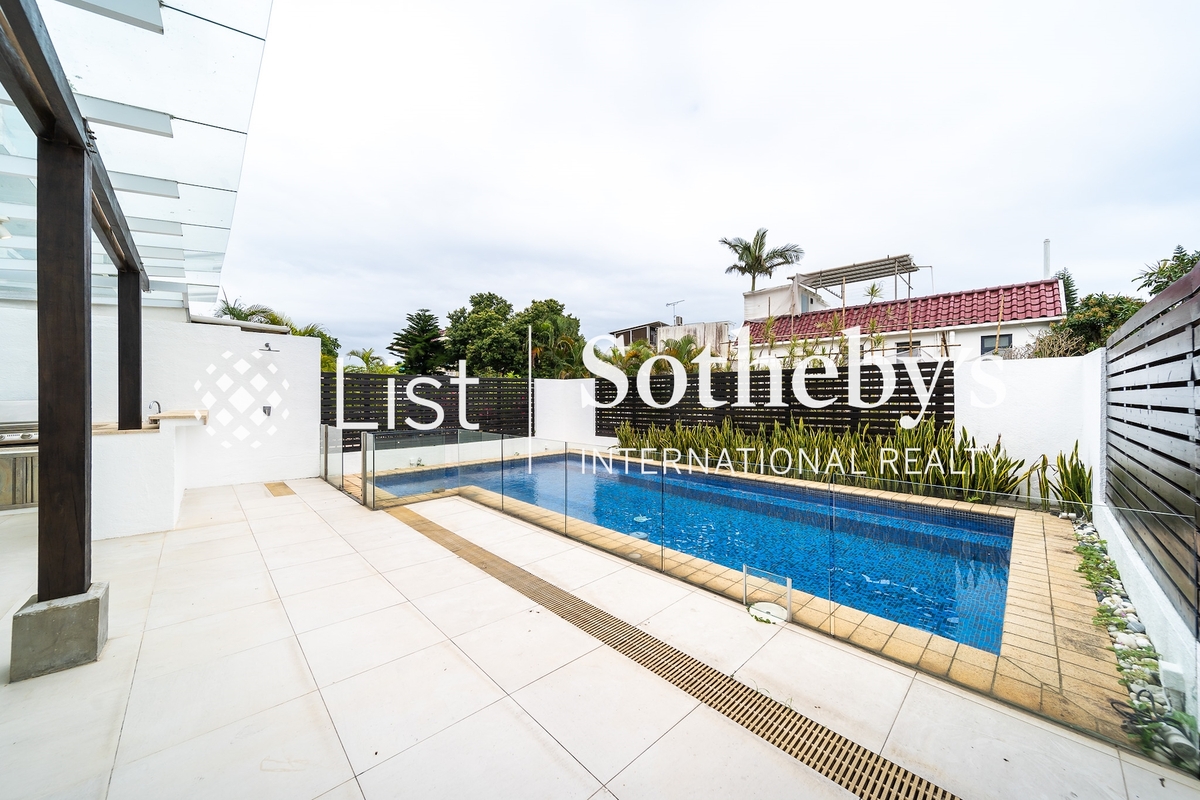 Wong Chuk Shan New Village 黃竹山新村 | Private Swimming Pool