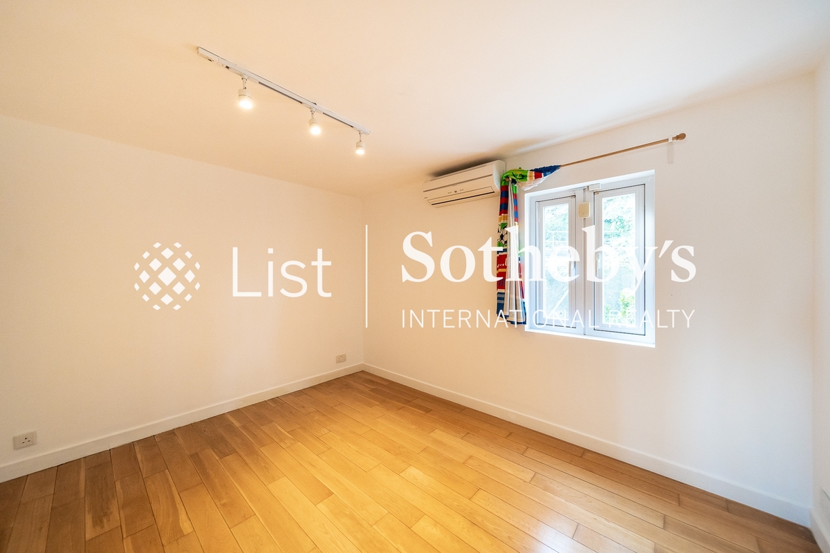 Wong Chuk Shan New Village 黃竹山新村 | Third Bedroom