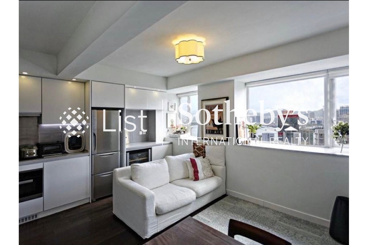 Jadestone Court 寶玉閣 | Living and Dining Room