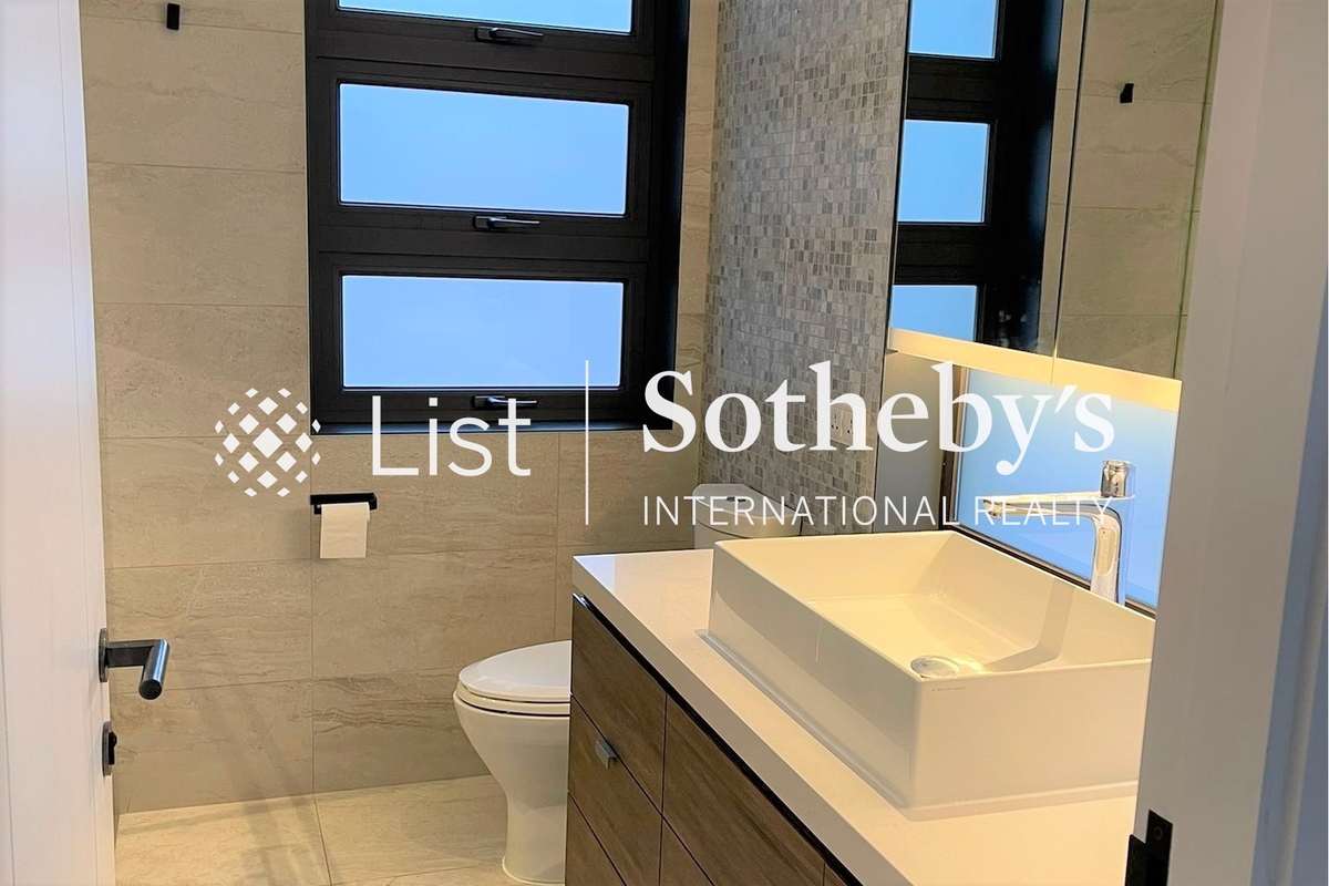 Village Mansion 愉安大廈 | Master Bathroom