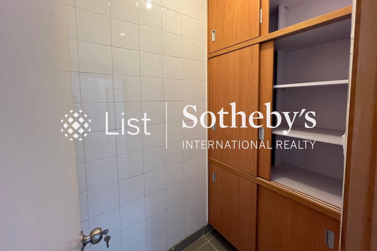 Aurora 銀霞閣 | Store Room