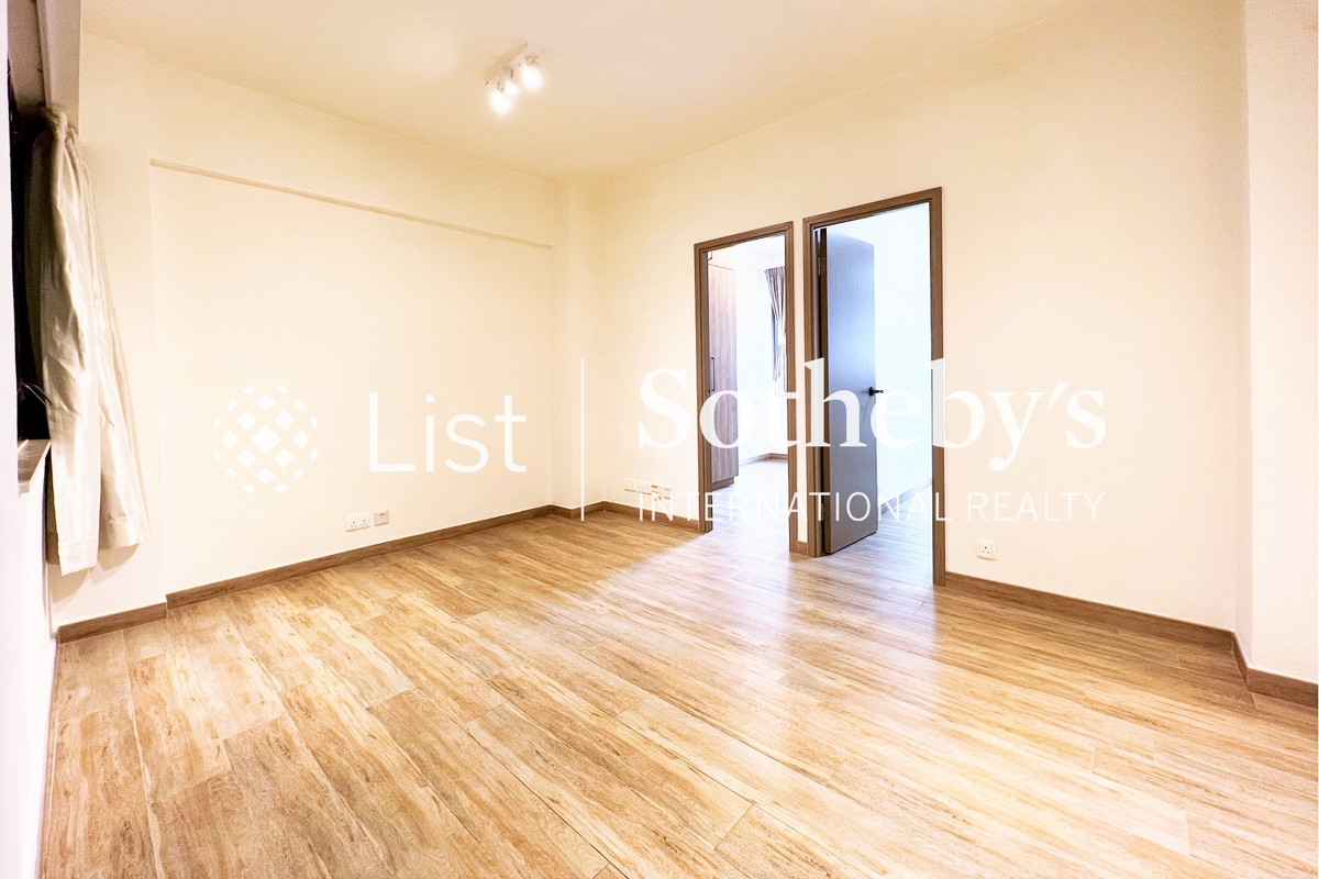 Kwong Wah Mansion 光華大廈 | Living and Dining Room