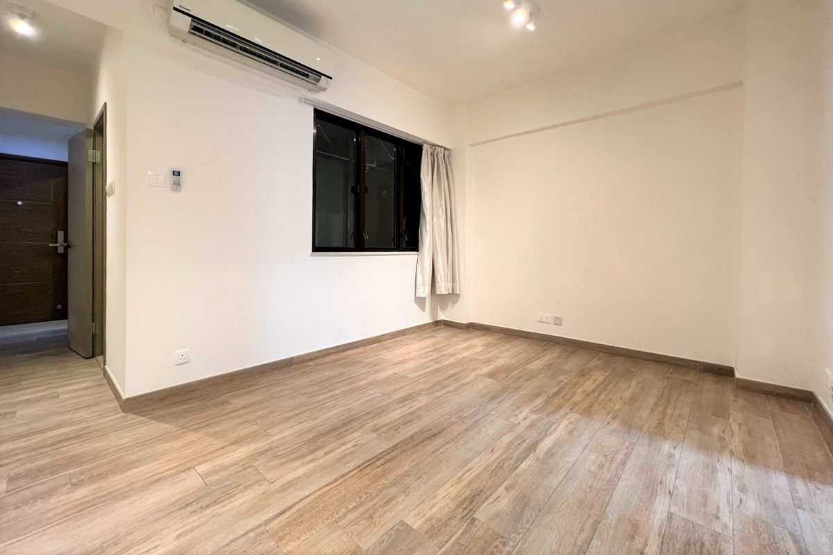 Kwong Wah Mansion 光華大廈 | Living and Dining Room