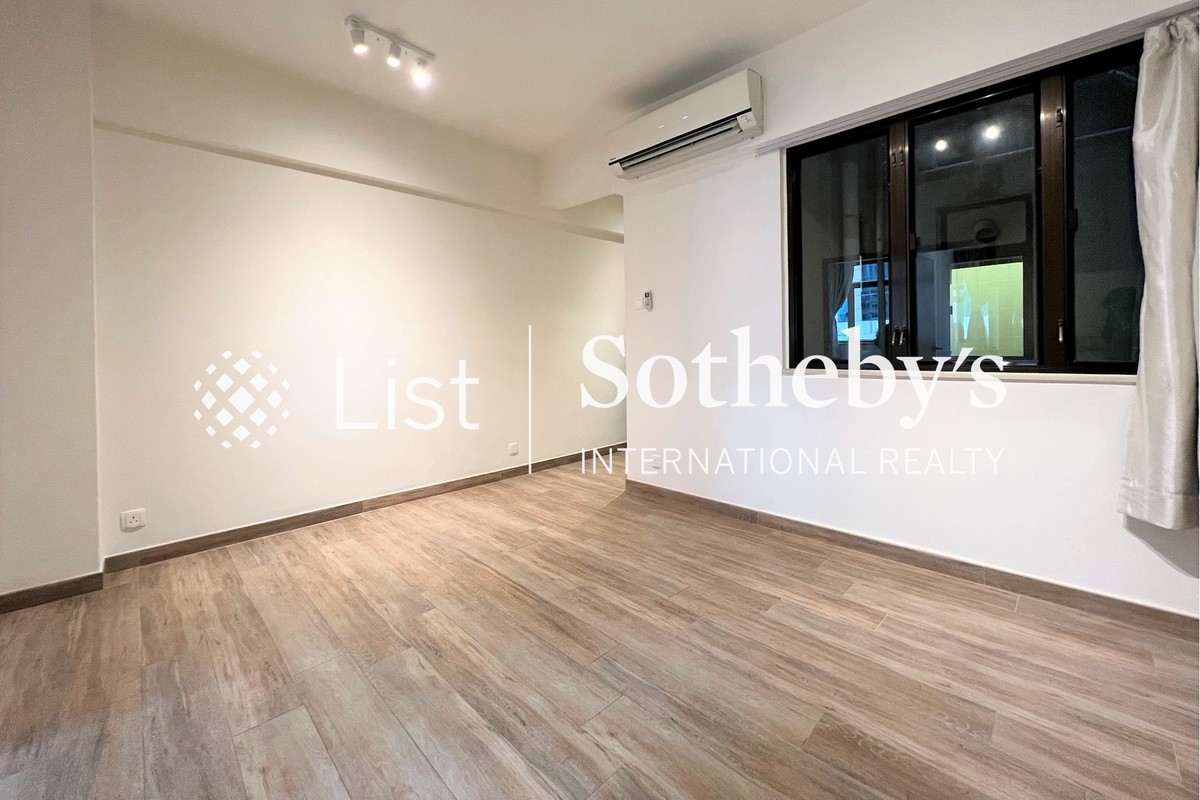 Kwong Wah Mansion 光華大廈 | Living and Dining Room