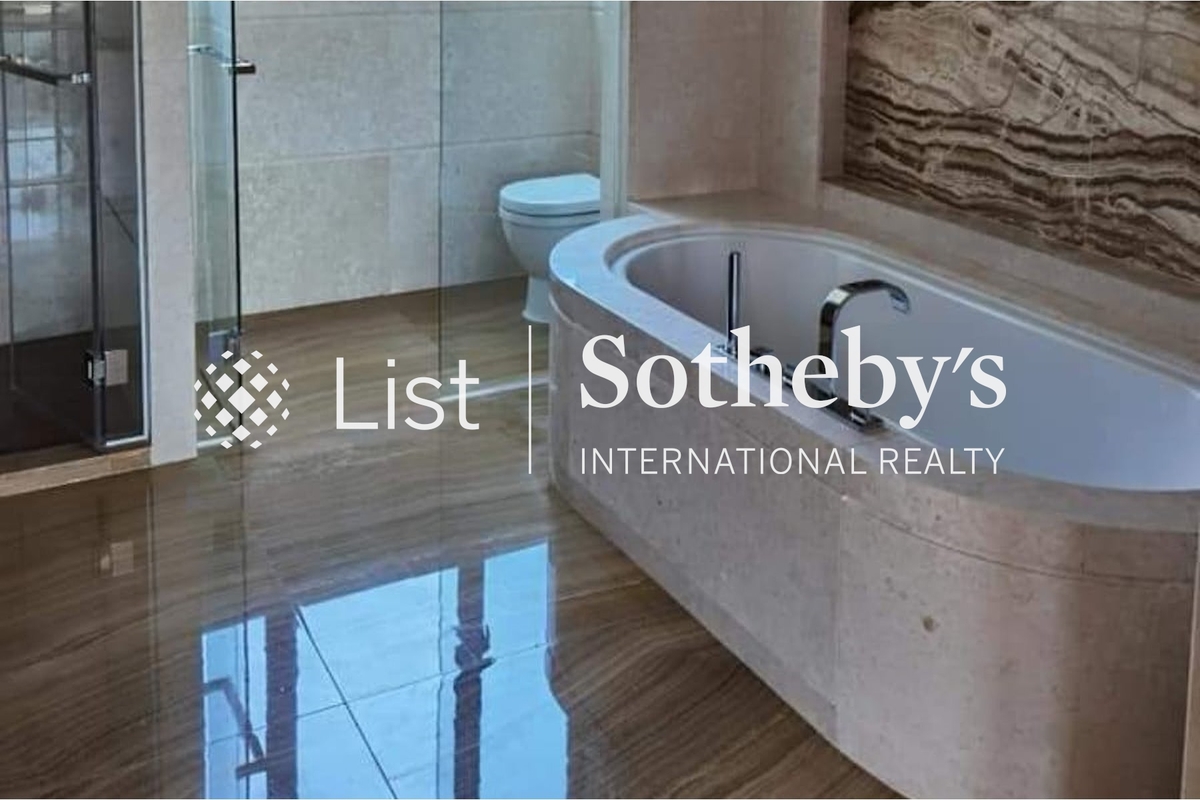 Park Villa 柏巒 | Master Bathroom