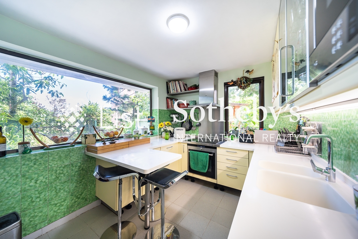 Hoi Ha 海下 | Kitchen