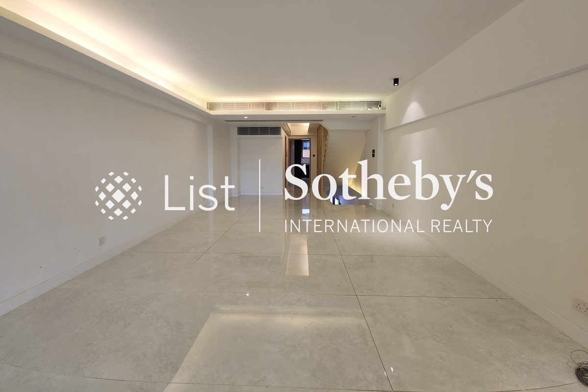 Sunderland Estate 新德園 | Living and Dining Room