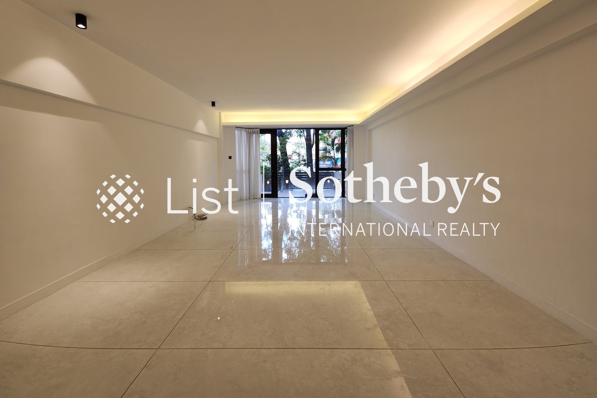 Sunderland Estate 新德園 | Living and Dining Room