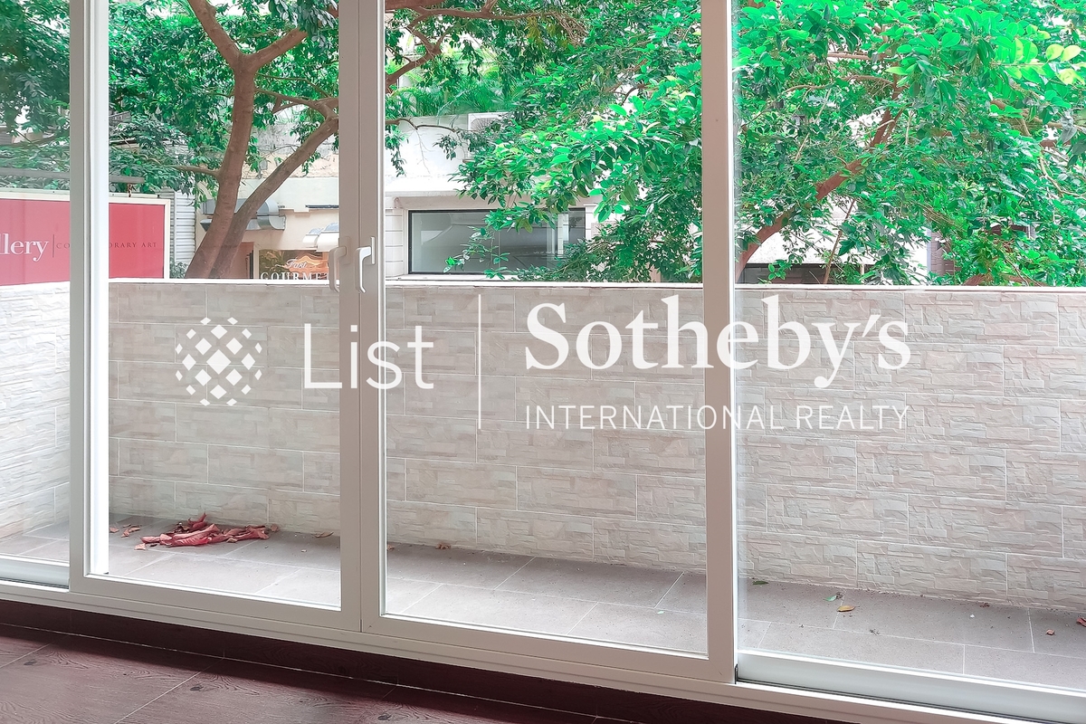 Mee Lun Street 美輪街 | Balcony off Master Bedroom