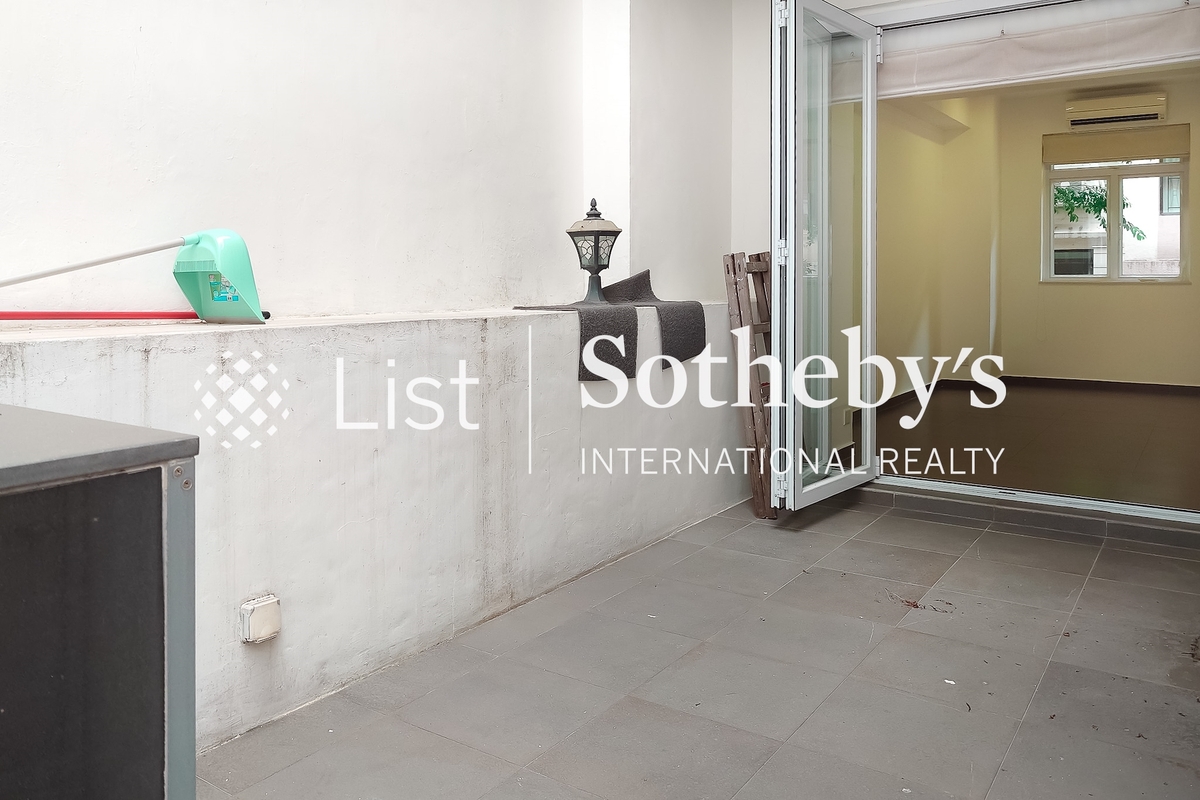 Mee Lun Street 美輪街 | Private Terrace off Second Bedroom