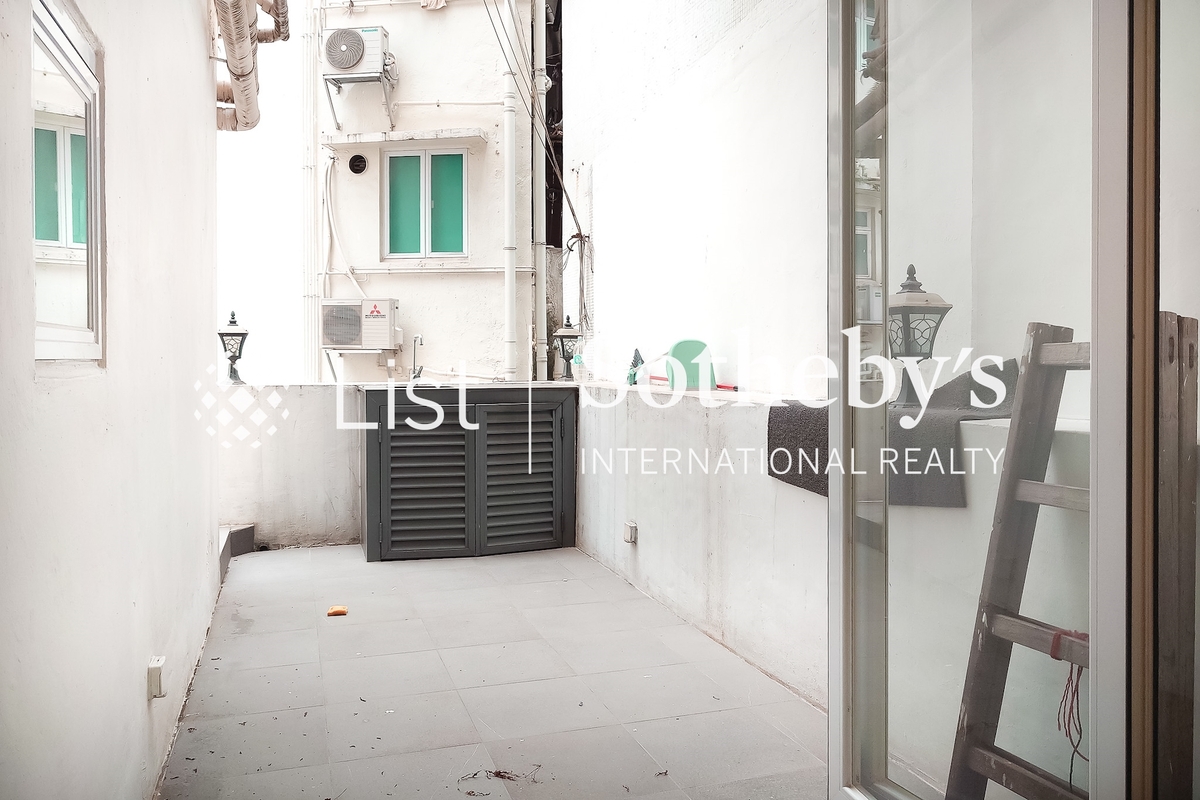 Mee Lun Street 美輪街 | Private Terrace off Second Bedroom