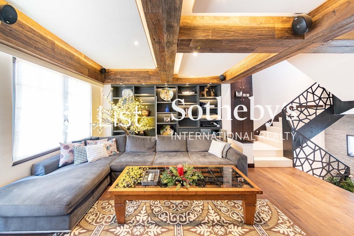 Tung Street 东街 | Living Room