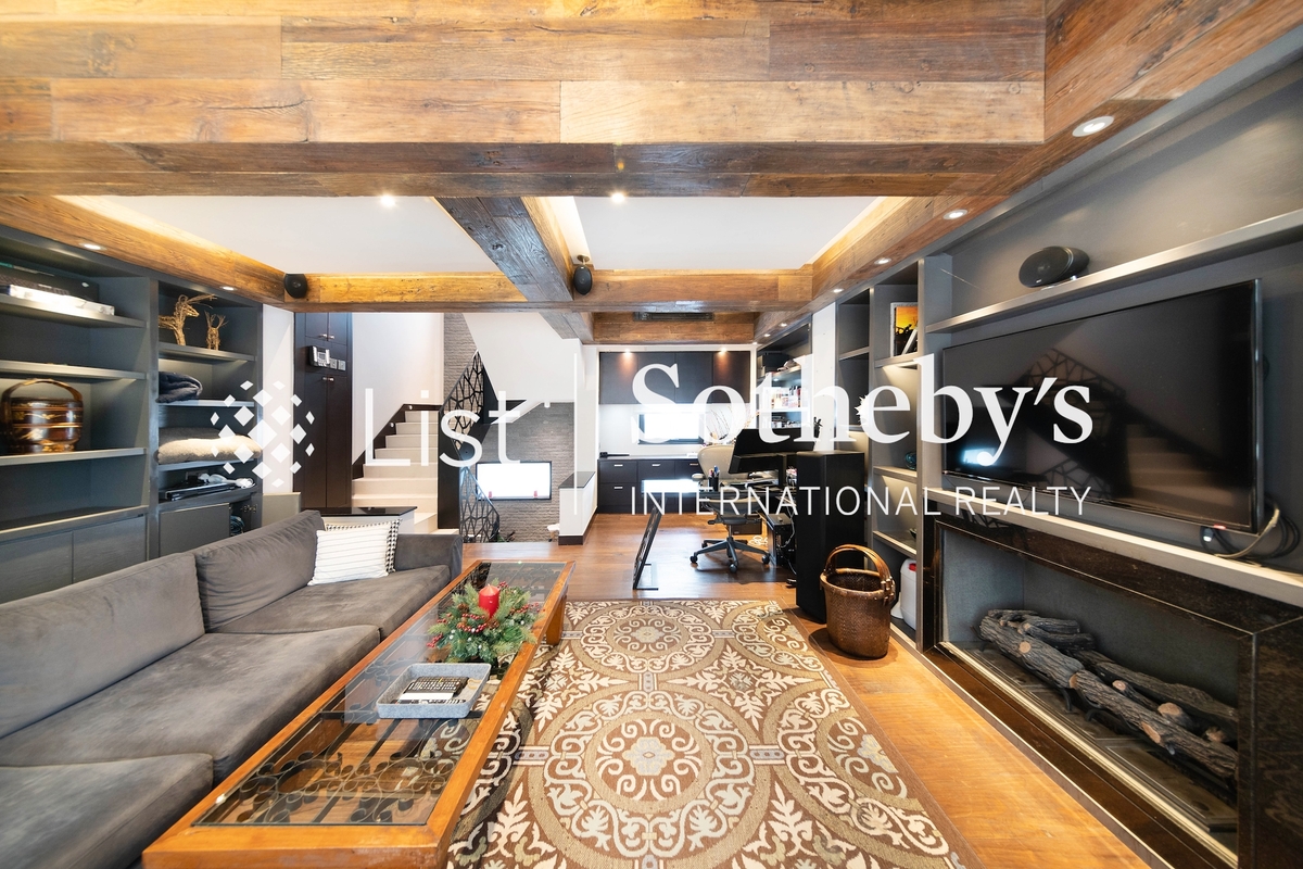 Tung Street 东街 | Living and Dining Room