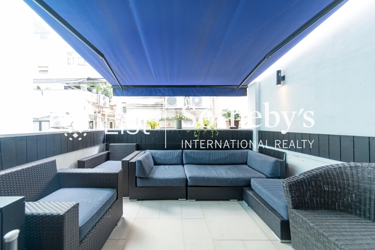 Tung Street 东街 | Private Terrace off Living Room
