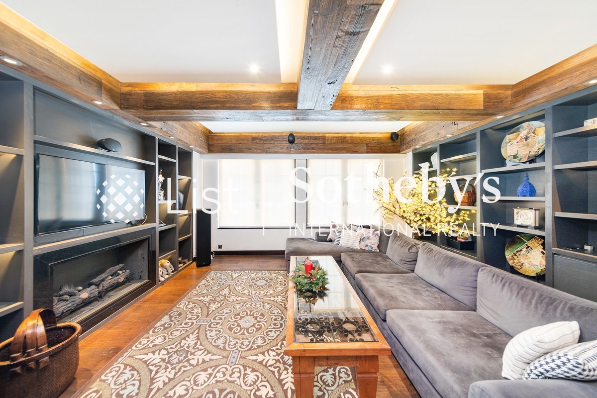 Tung Street 东街 | Living Room