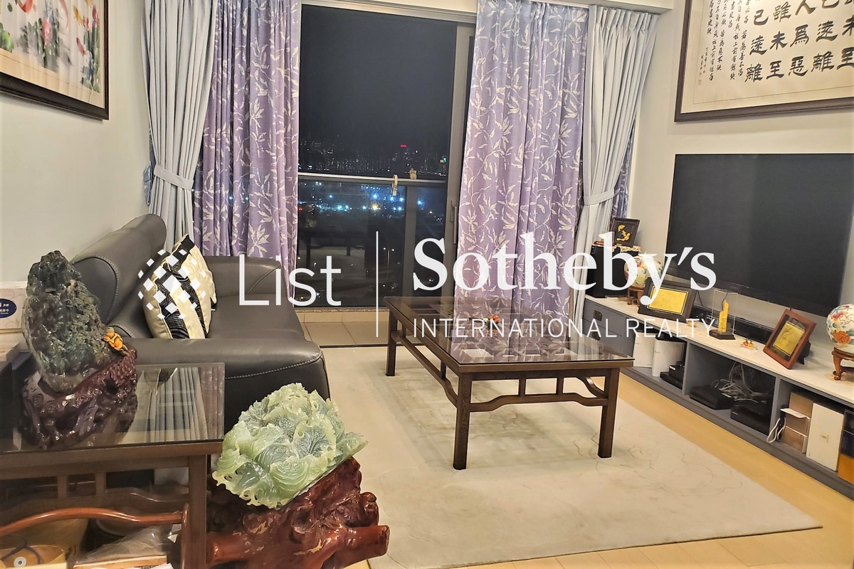 Victoria Skye 天寰 |  Living and Dining Room