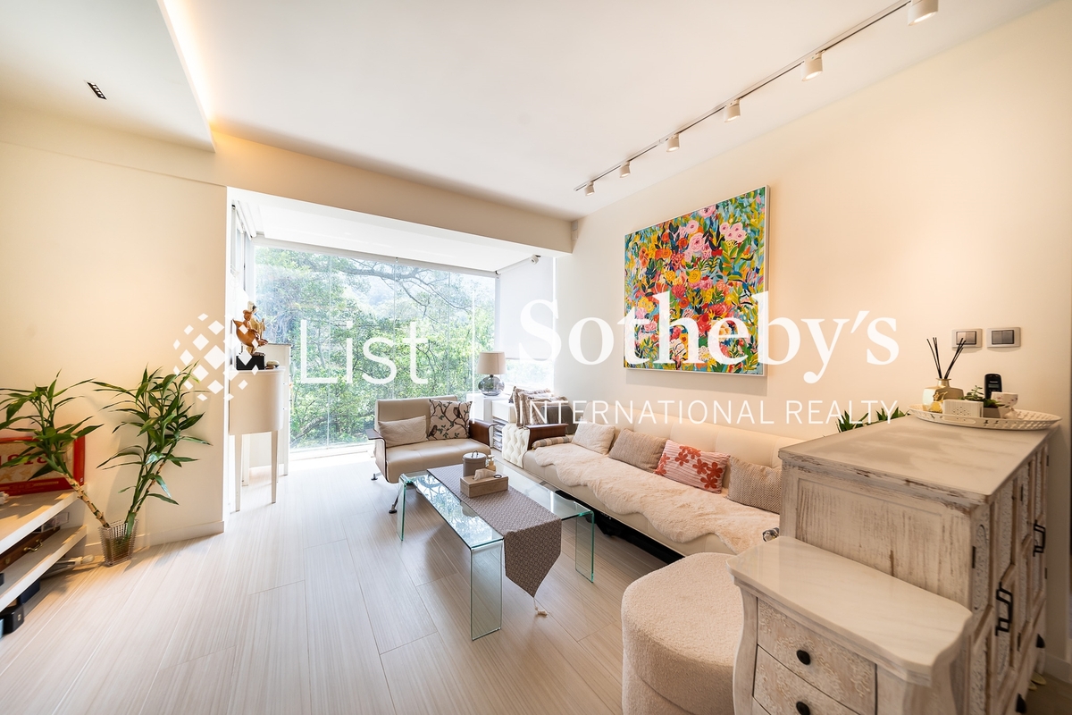 Yar Chee Villas 雅緻洋房 | Living and Dining Room