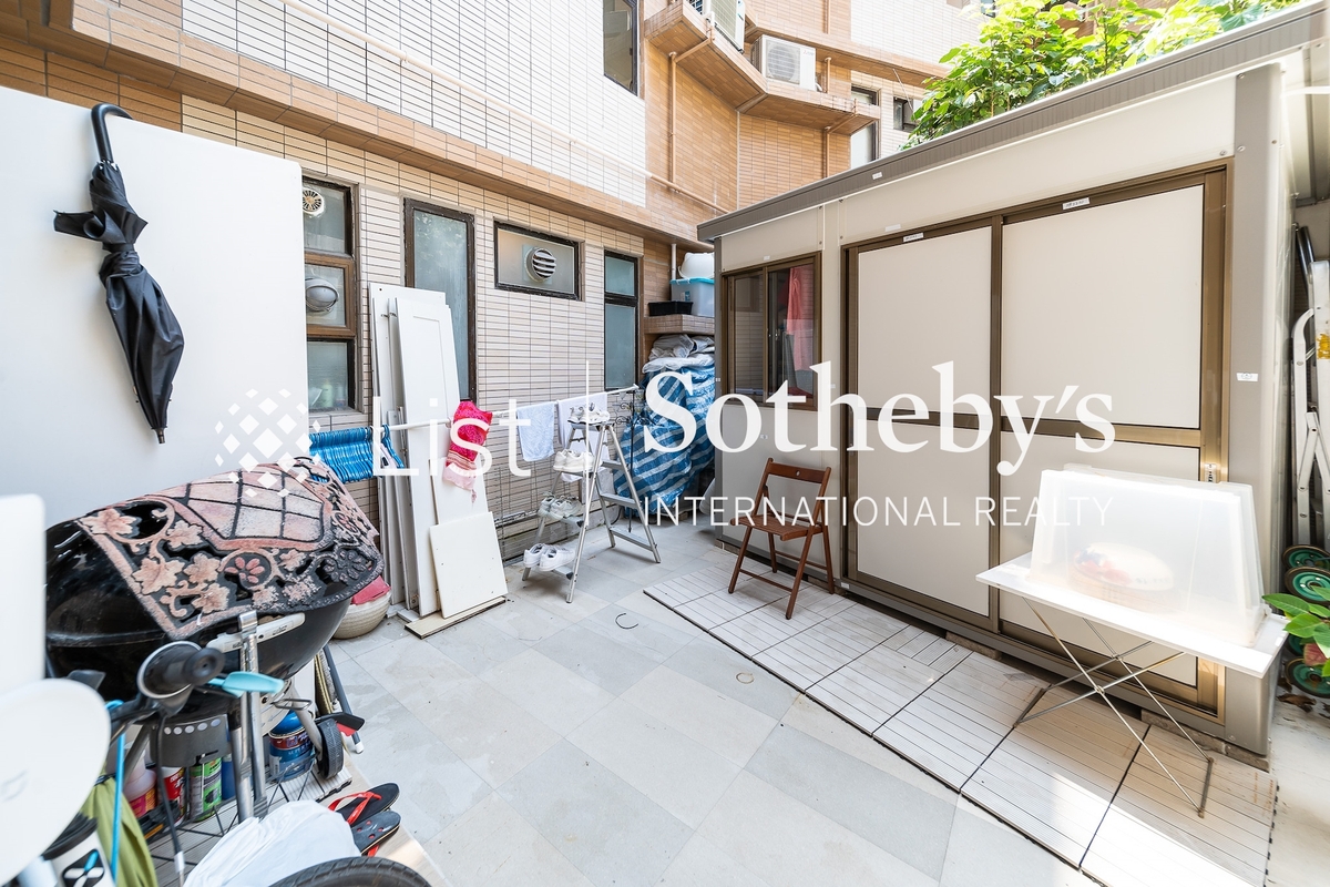 Yar Chee Villas 雅緻洋房 | Private Terrace off Kitchen