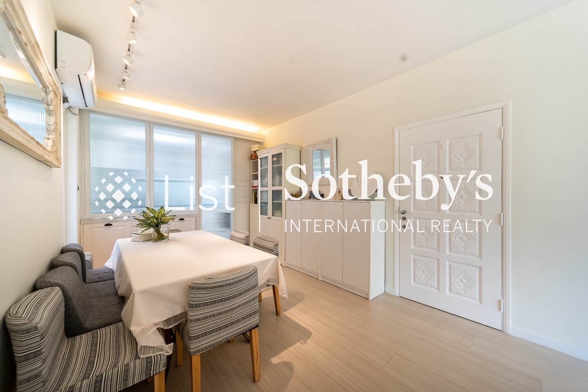 Yar Chee Villas 雅緻洋房 | Living and Dining Room