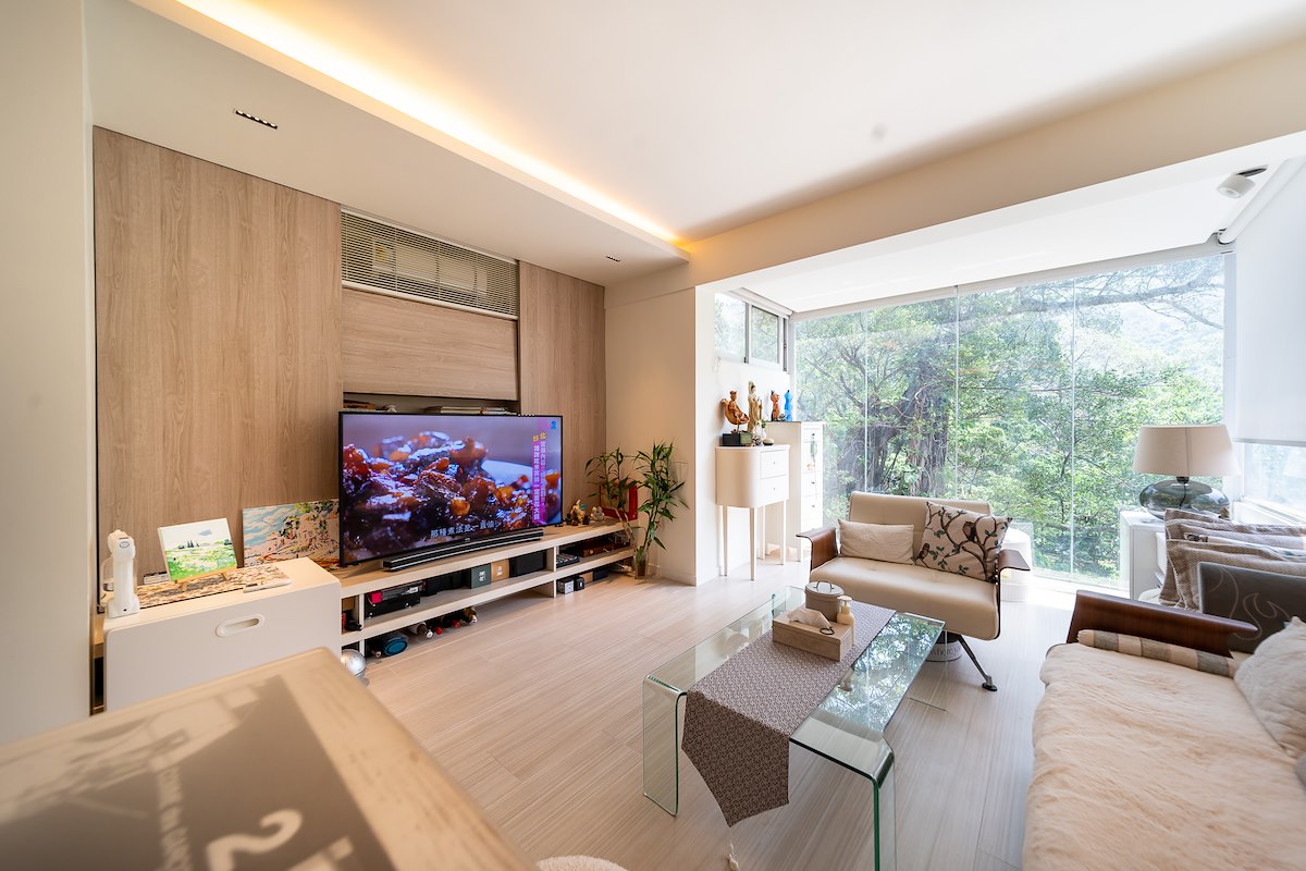 Yar Chee Villas 雅緻洋房 | Living and Dining Room