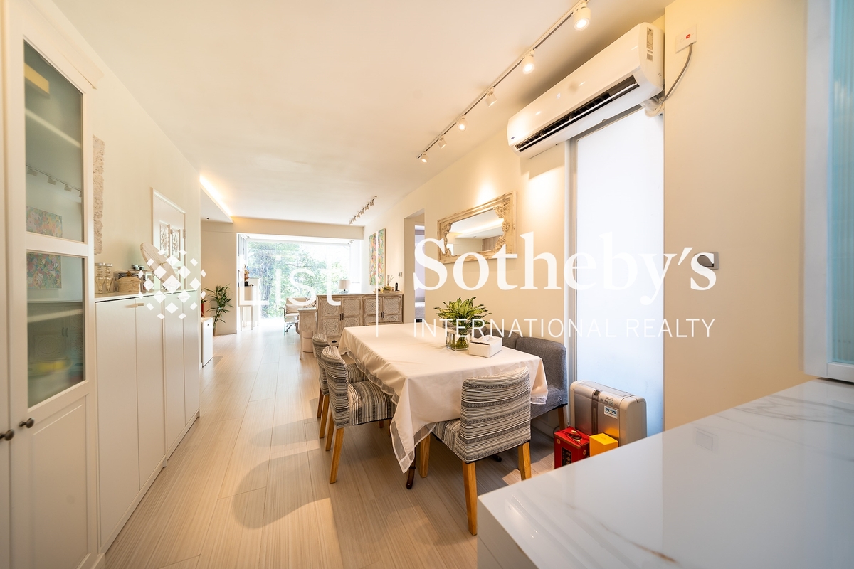 Yar Chee Villas 雅緻洋房 | Living and Dining Room